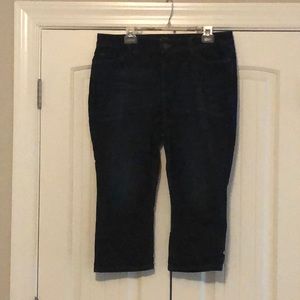 Lee size 16 dark Jean capris regular fit mid rise